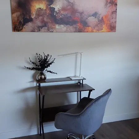 アパート Apartment, 3 Zkdb, Balkon, Dachgeschoss, Naehe Duesseldorf クレーフェルト