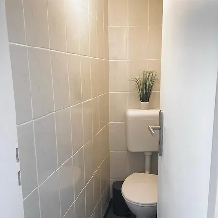 Apartment, 3 Zkdb, Balkon, Dachgeschoss, Naehe Duesseldorf アパート