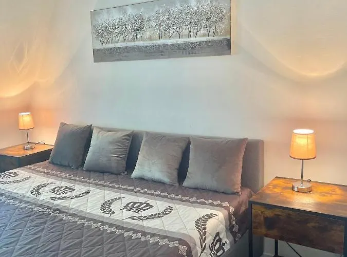 Apartment, 3 Zkdb, Balkon, Dachgeschoss, Naehe Duesseldorf