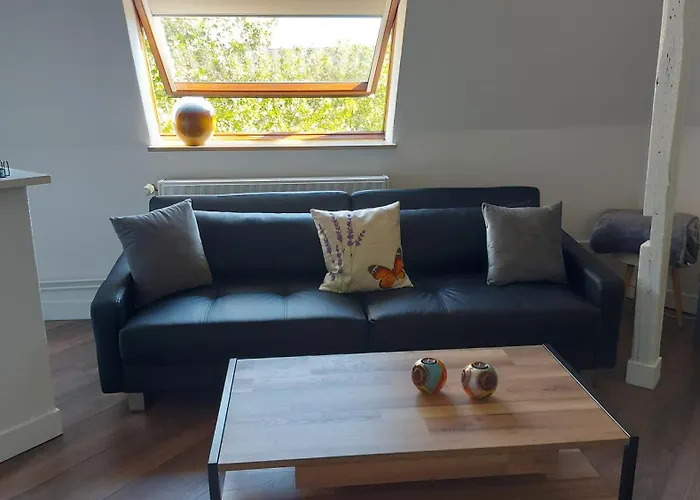 Apartment, 3 Zkdb, Balkon, Dachgeschoss, Naehe Duesseldorf * Krefeld