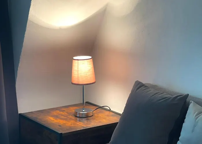 Apartment, 3 Zkdb, Balkon, Dachgeschoss, Naehe Duesseldorf Apartamento Krefeld