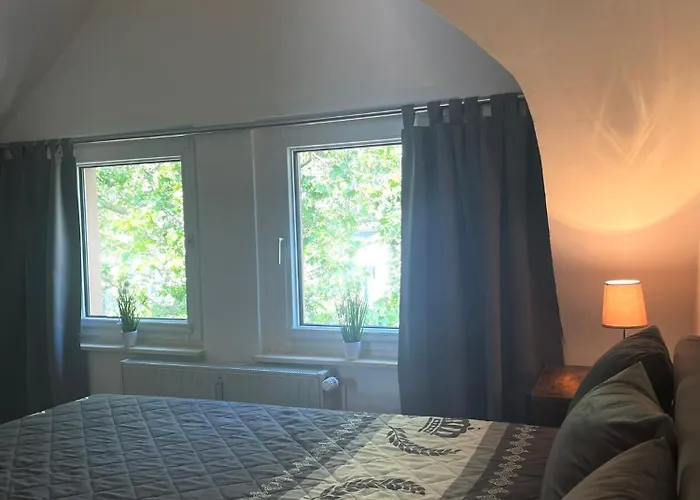 Apartment, 3 Zkdb, Balkon, Dachgeschoss, Naehe Duesseldorf * Krefeld