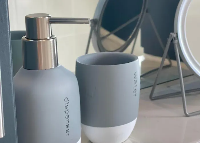 Apartamento Apartment, 3 Zkdb, Balkon, Dachgeschoss, Naehe Duesseldorf